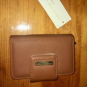 NWT - Adrienne Vittadini Studio wallet